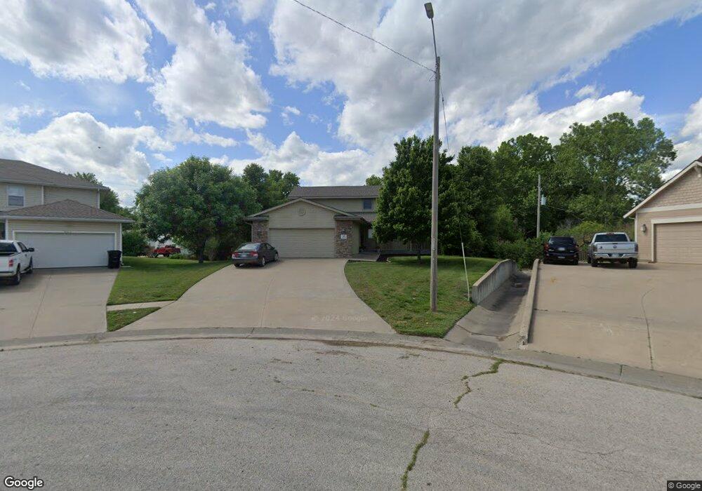 503 W Maple Ct, Rossville, KS 66533 - photo 1