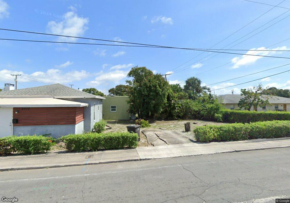 724 22nd St, West Palm Beach, FL 33407 - photo 1