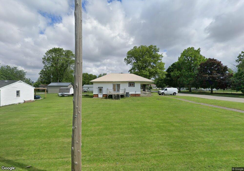 1005 N 10th St, Mattoon, IL 61938 - photo 1