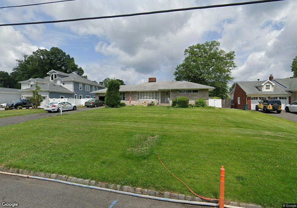 270 Laurel Ln, Clark, NJ 07066 - photo 1