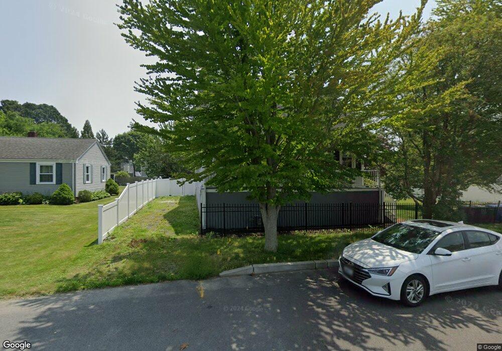 38 Collins St unit B, Bristol, RI 02809 - photo 1