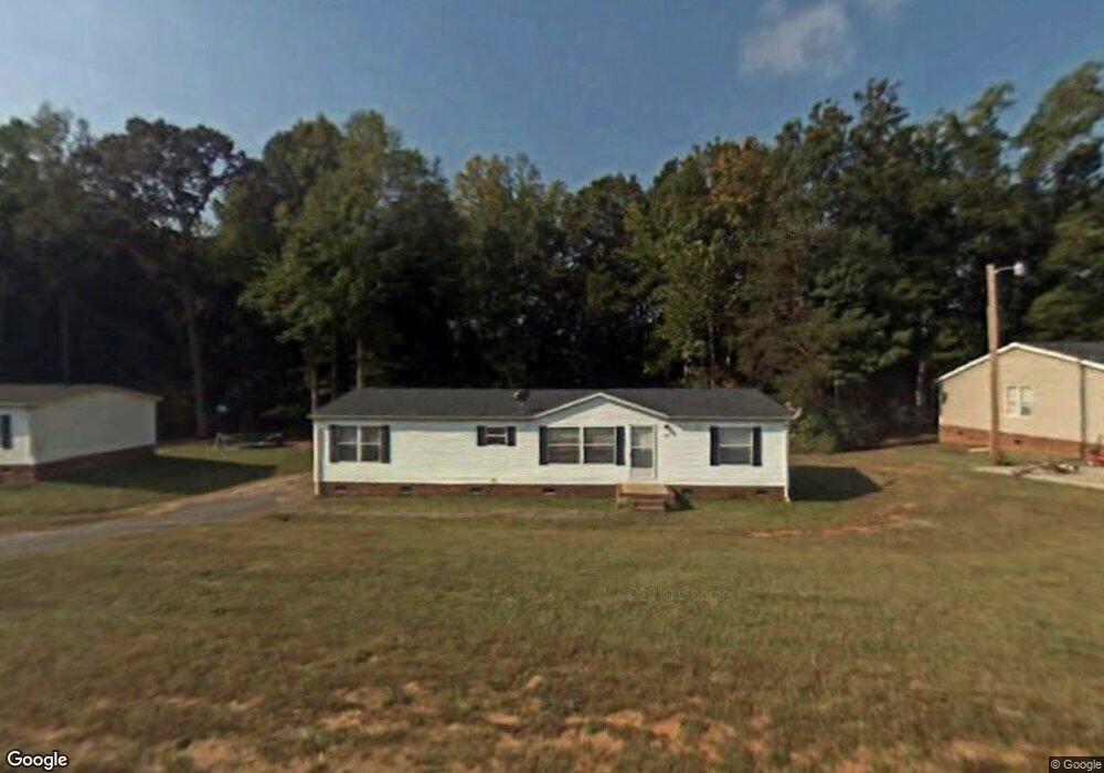 131 Sweetwater Dr, Statesville, NC 28625 - photo 1