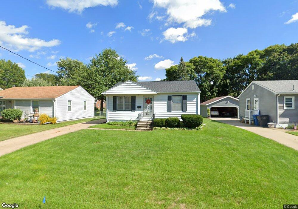 2101 53rd St, Des Moines, IA 50310 - photo 1