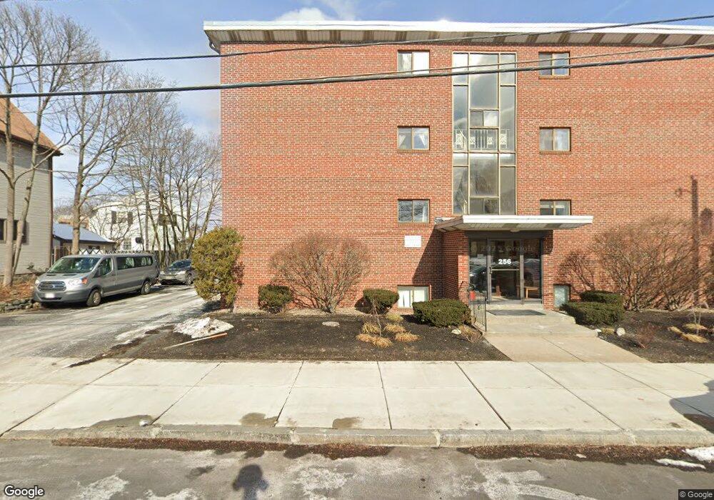 256 Shute St unit 10, Everett, MA 02149 - photo 1