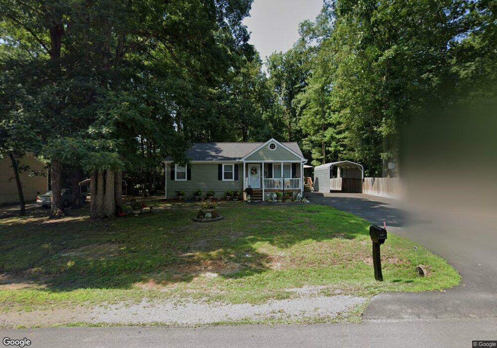 4004 Robert e Lee Dr, Hopewell, VA 23860 - photo 1