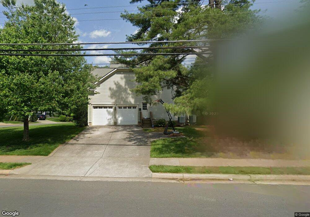 1101 Balls Hill Rd, McLean, VA 22101 - photo 1