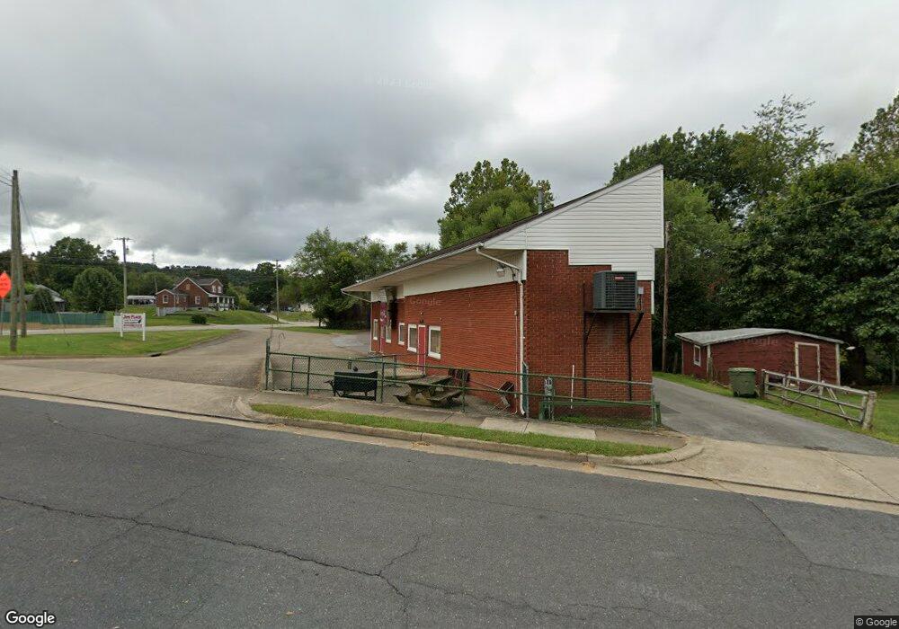 751 N Delphine Ave, Waynesboro, VA 22980 - photo 1