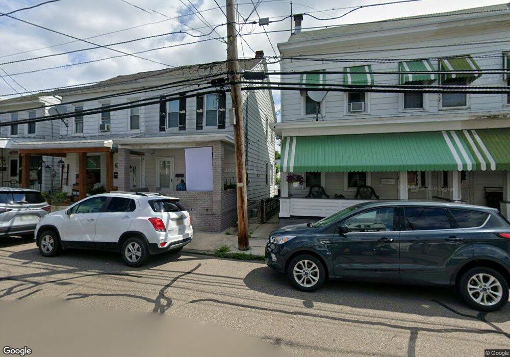 129 S 3rd St, Saint Clair, PA 17970 - photo 1