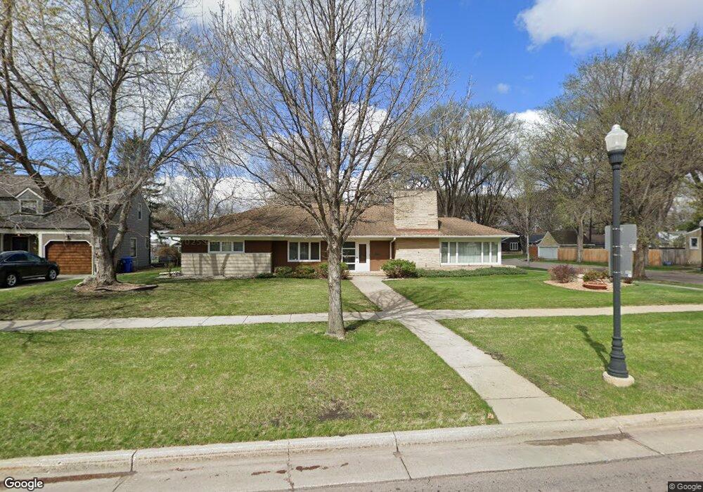 1601 9th St S, Fargo, ND 58103 - photo 1