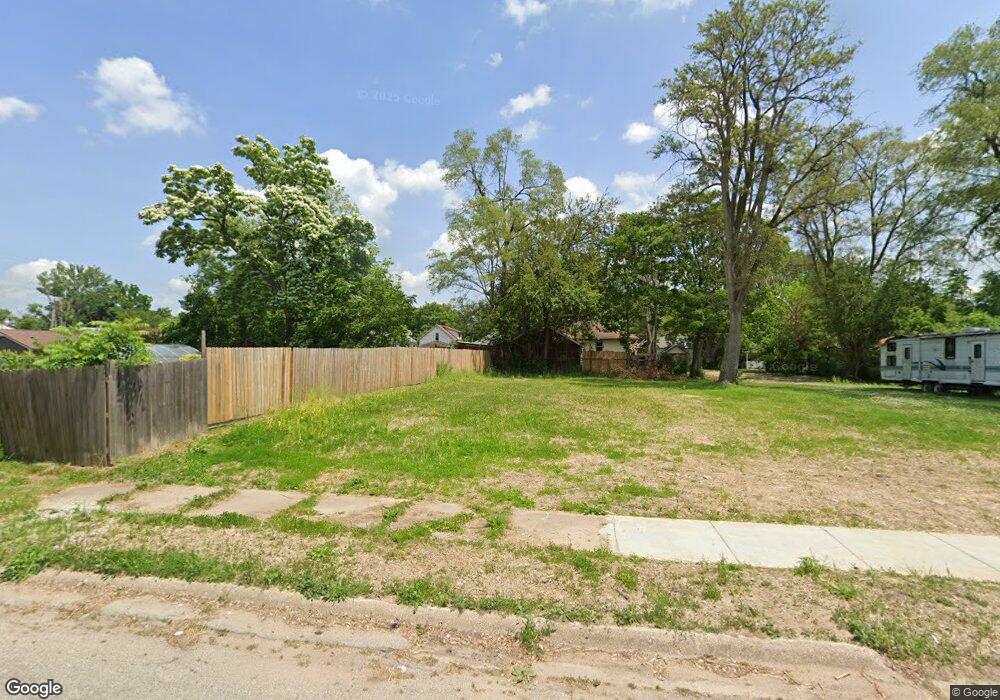 2414 Maplewood Ave, Flint, MI 48506 - photo 1