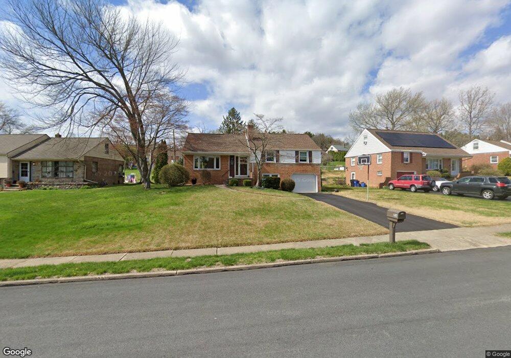 214 W 39th St, Reading, PA 19606 - photo 1