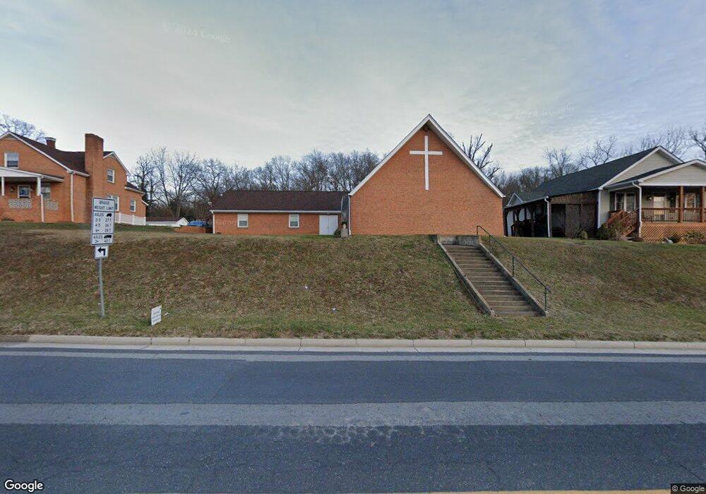 1434 N Delphine Ave, Waynesboro, VA 22980 - photo 1