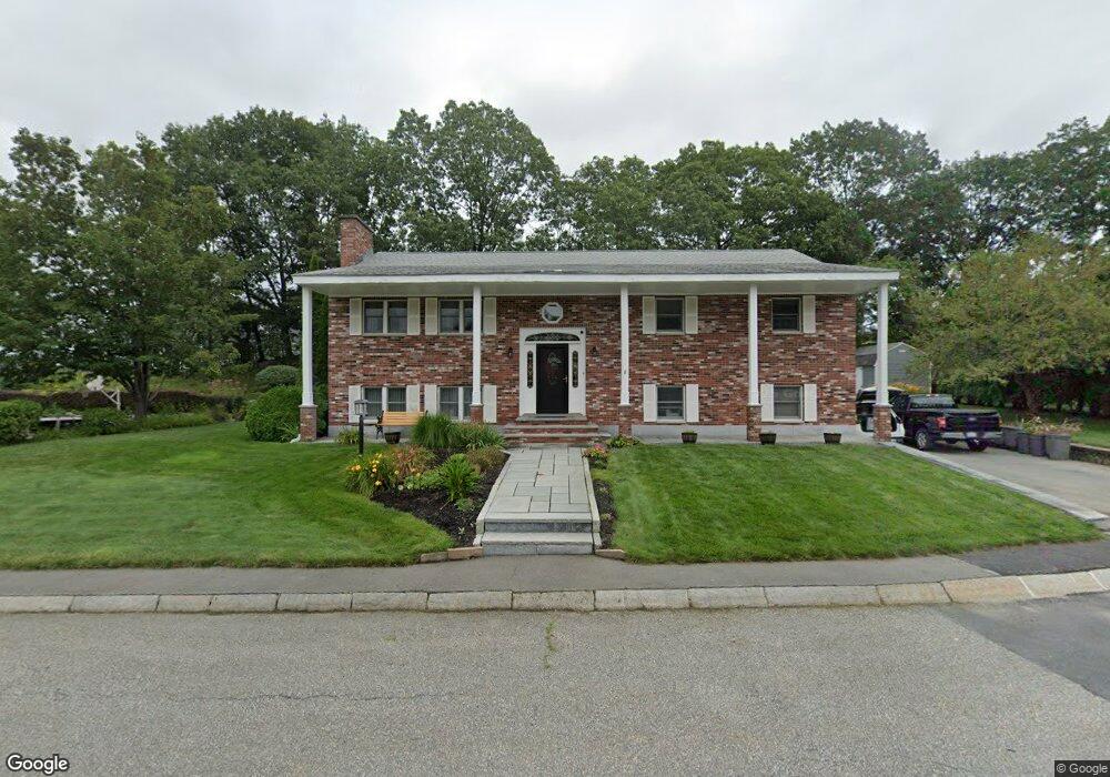 8 Strawberry Ln, Woburn, MA 01801 - photo 1