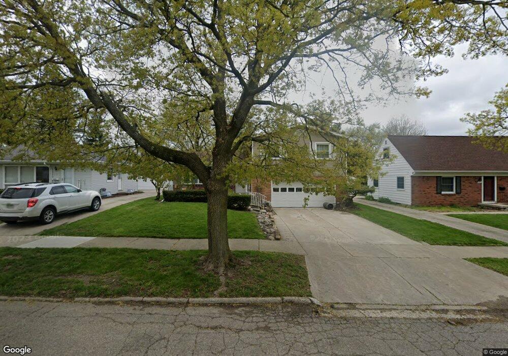 1427 Ravenswood Dr, Lansing, MI 48917 - photo 1