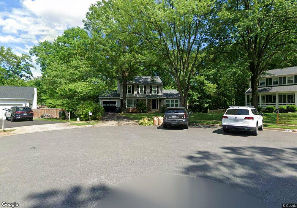 7811 Tower Woods Dr, Springfield, VA 22153 - photo 1