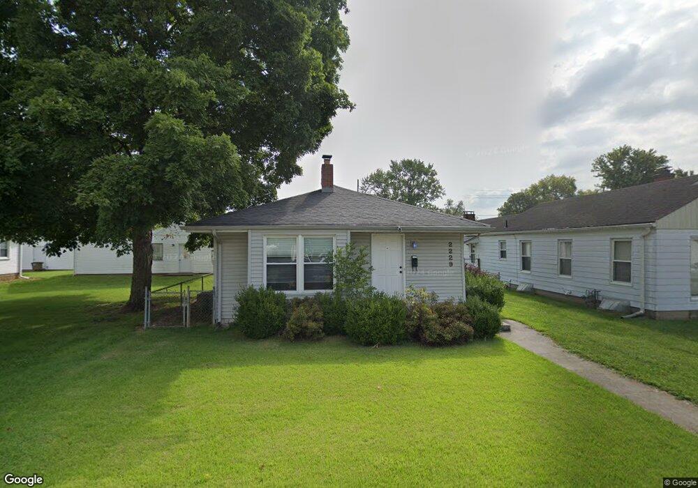 2229 California St, Columbus, IN 47201 - photo 1