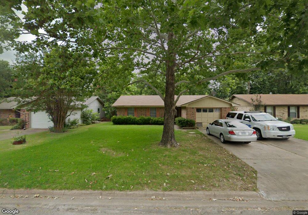 216 Victory St, Bonham, TX 75418 - photo 1