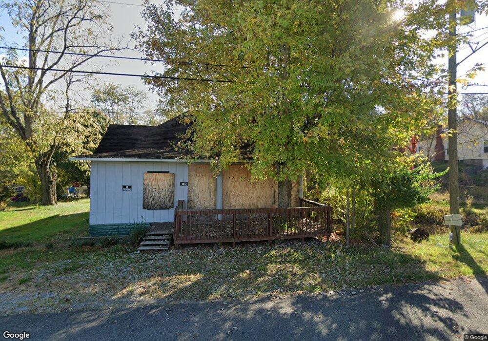 307 Maple St, Pulaski, VA 24301 - photo 1