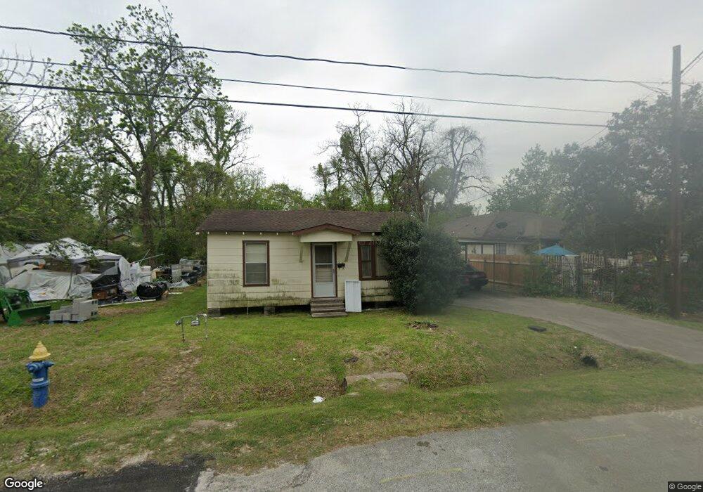 955 Lucky St, Houston, TX 77088 - photo 1