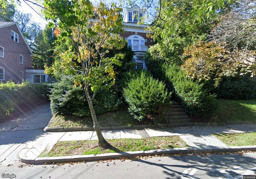 132 Clark Rd unit B, Brookline, MA 02445 - photo 1