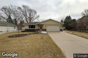2113 W Goldcrest Ave, Milwaukee, WI 53221