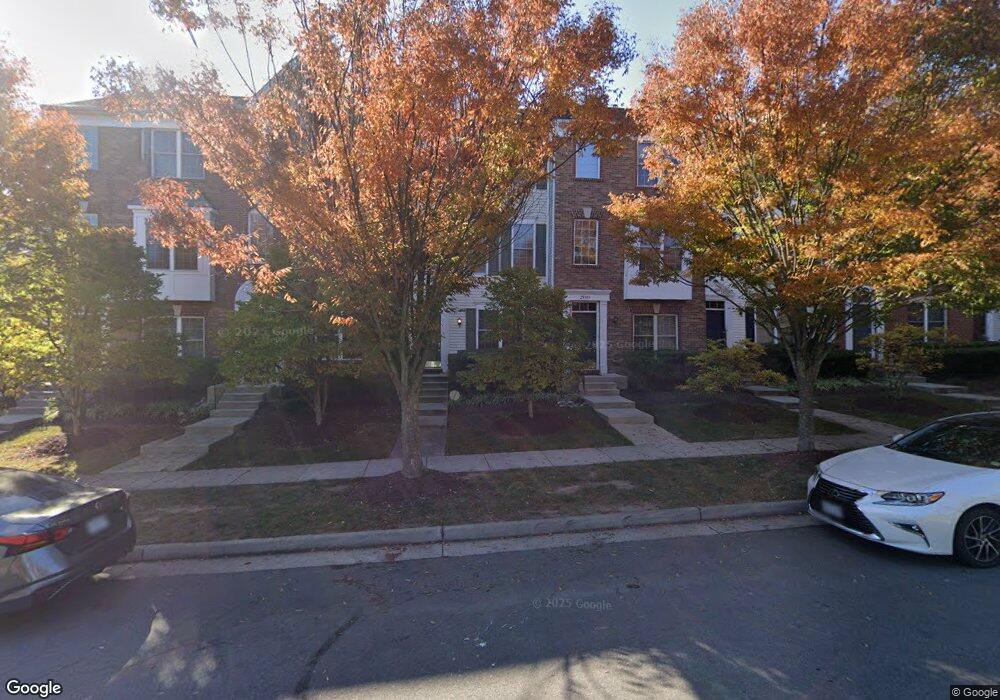 25335 Crossfield Dr, Chantilly, VA 20152 - photo 1