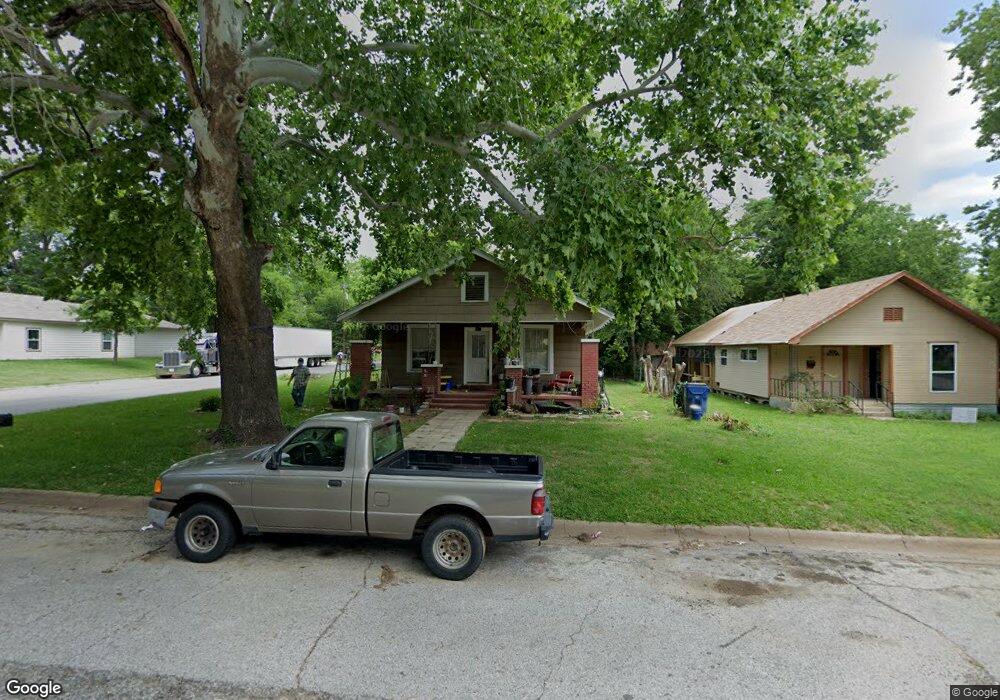 831 W Nelson St, Denison, TX 75020 - photo 1