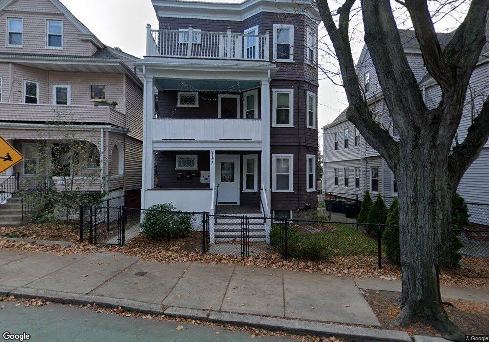 218A Summer St unit 3, Somerville, MA 02143 - photo 1