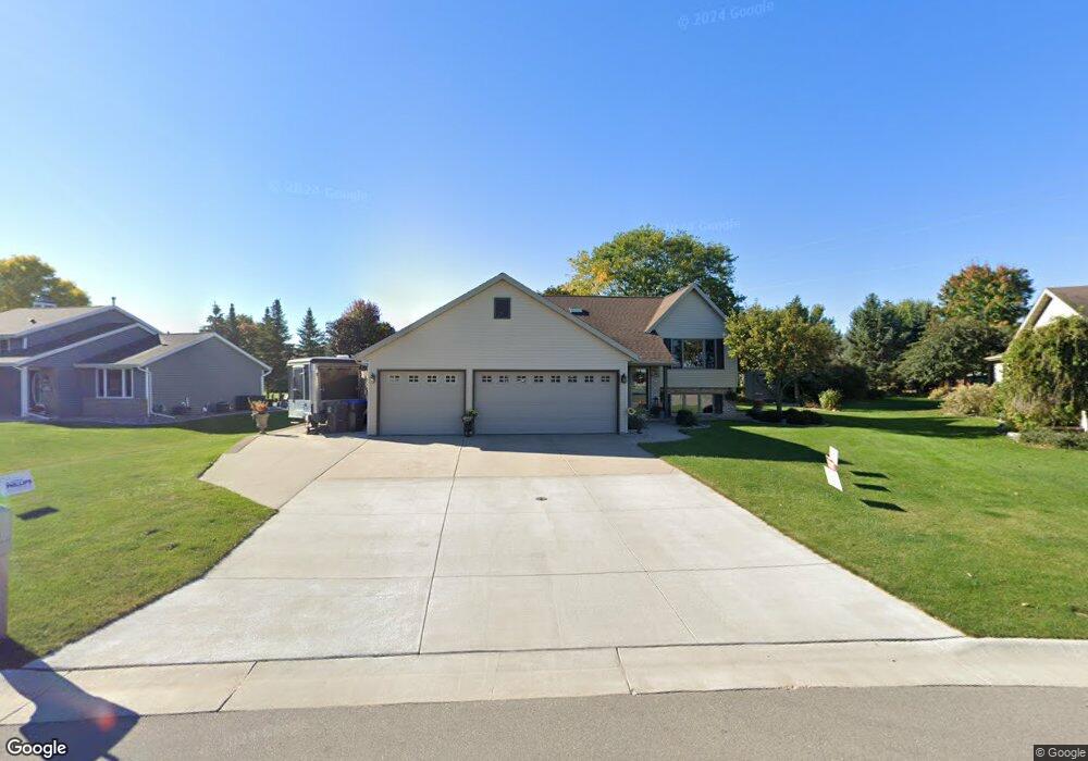 N255 Woodstock Ln, Appleton, WI 54915 - photo 1