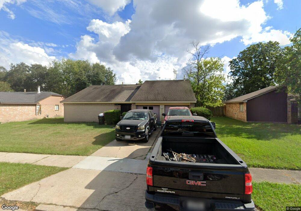 3419 Willow Tree Dr, Houston, TX 77066 - photo 1