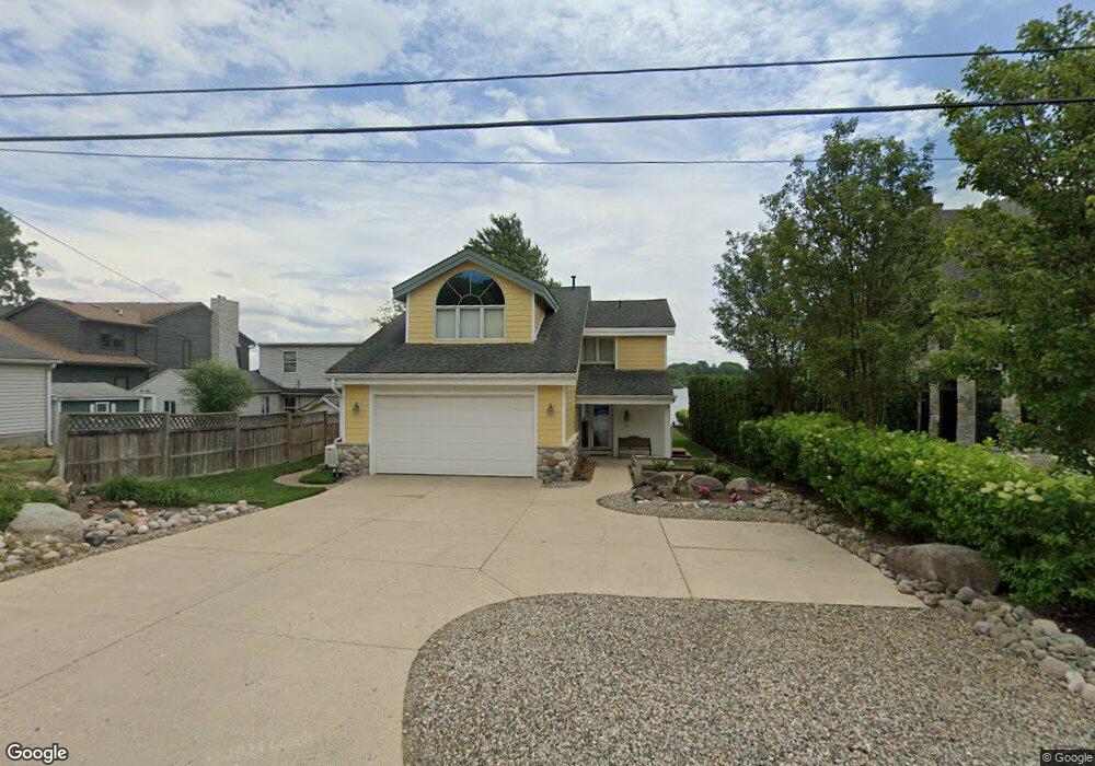 5243 Latimer St, West Bloomfield, MI 48324 - photo 1