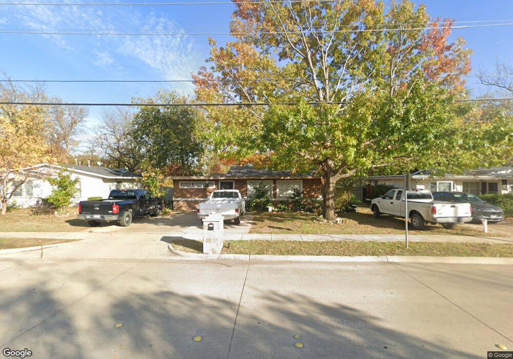 316 Bellaire Dr, Hurst, TX 76053 - photo 1