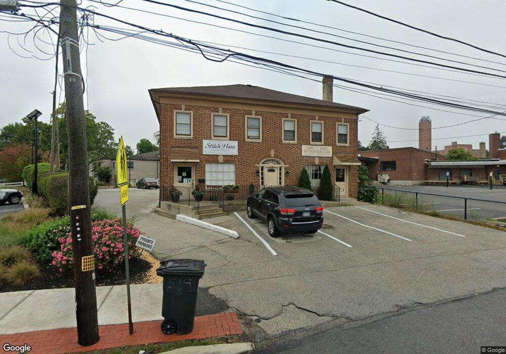 108 W Wayne Ave, Wayne, PA 19087 - photo 1