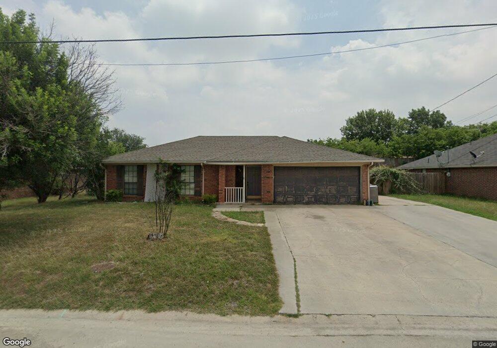 702 Crestridge Ct, Decatur, TX 76234 - photo 1