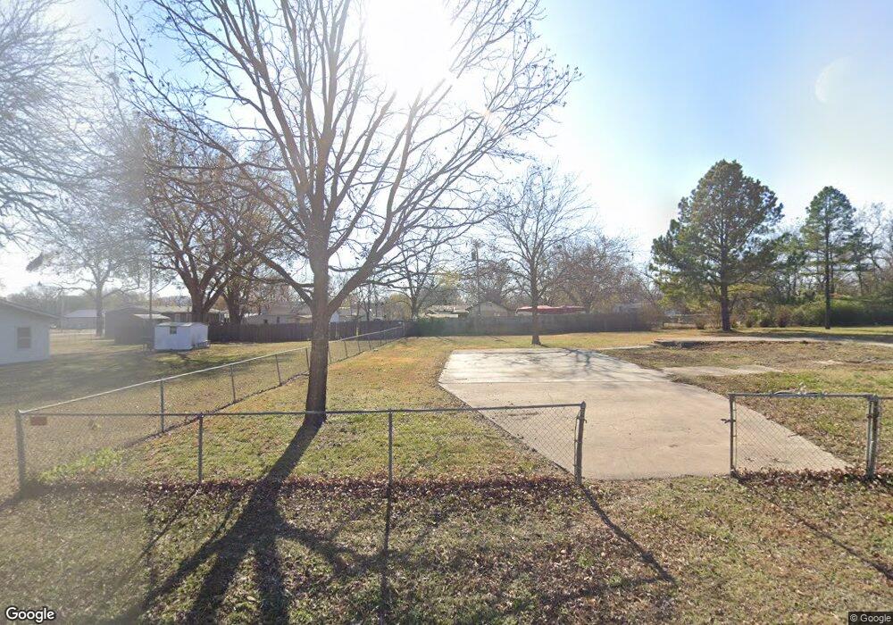419 Spruce St, Henryetta, OK 74437 - photo 1