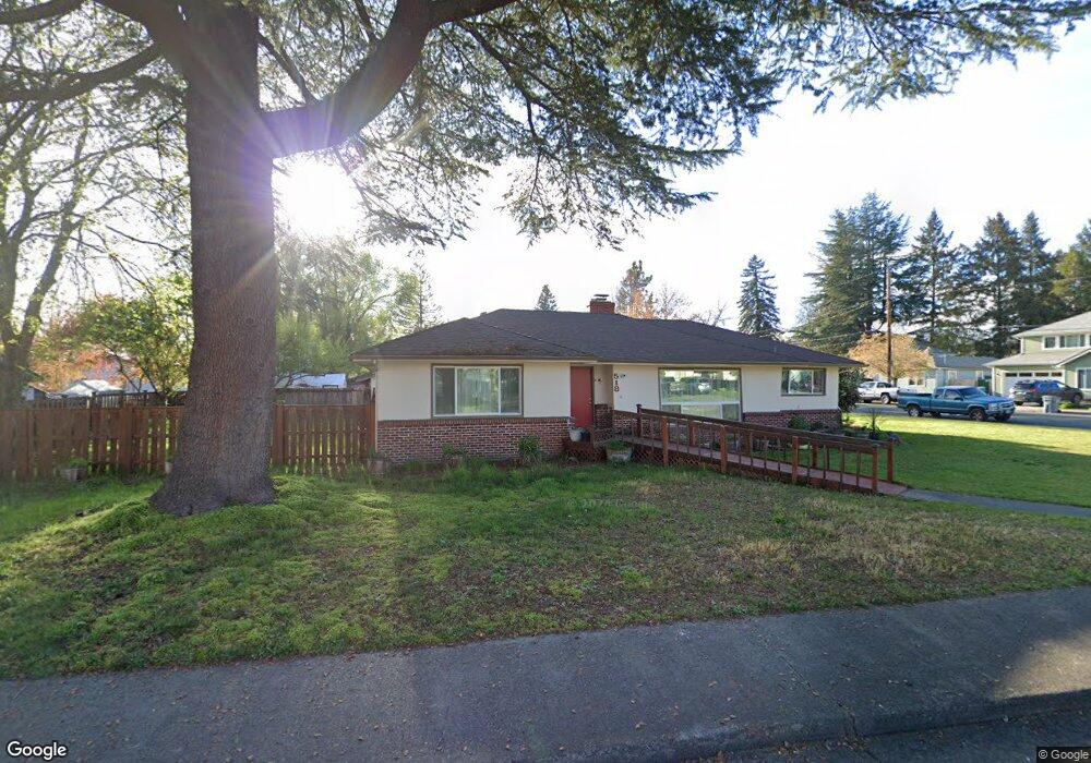 518 NE Dean Dr, Grants Pass, OR 97526 - photo 1