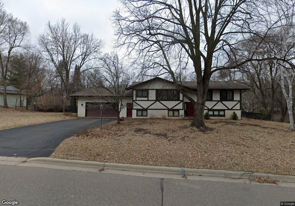 14640 Crestview Ln, Minnetonka, MN 55345 - photo 1