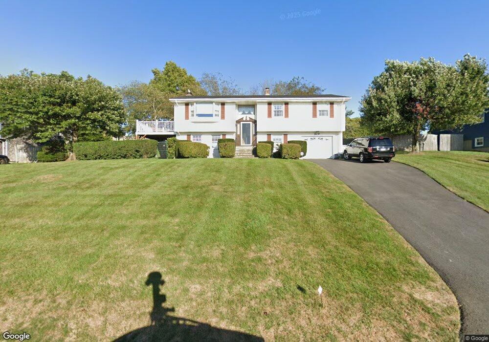 19 Algonquin Dr, Middletown, RI 02842 - photo 1