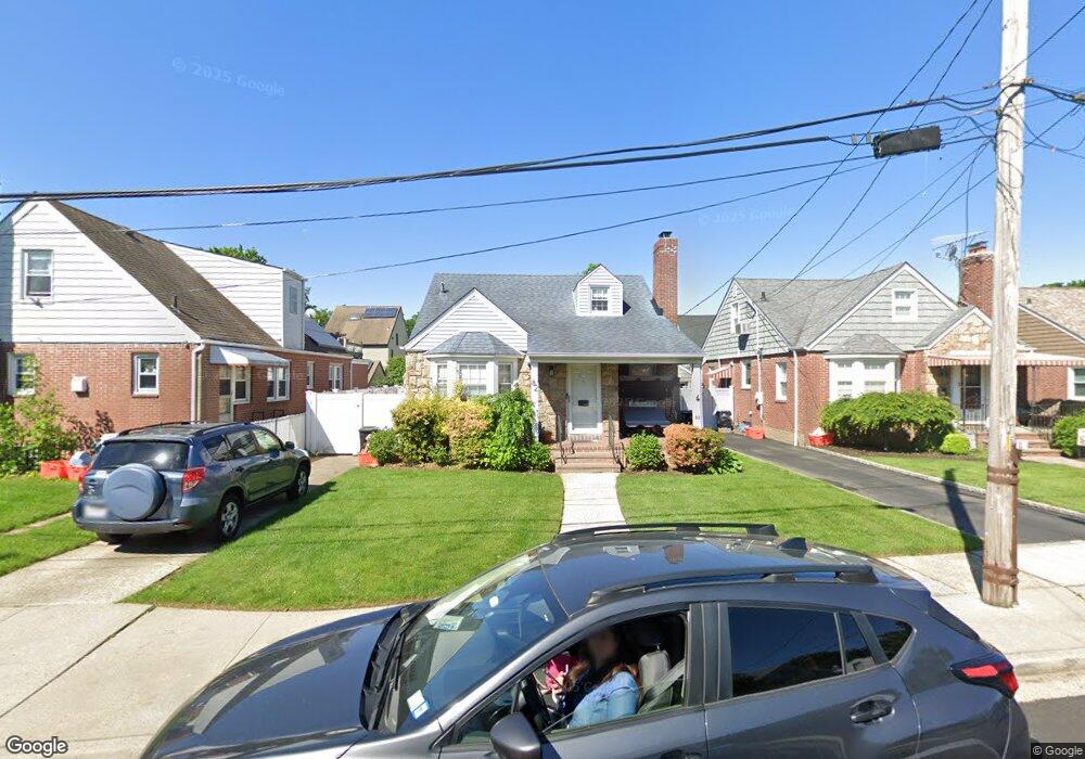 82 Elton St, West Hempstead, NY 11552 - photo 1