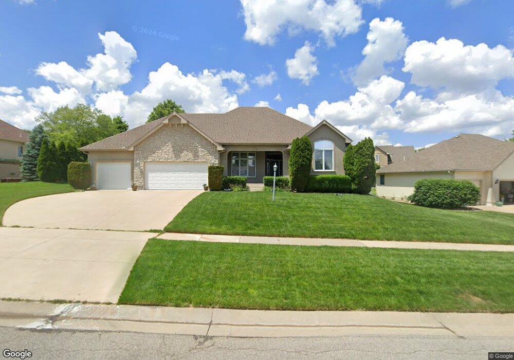 4623 SW Moundview Dr, Topeka, KS 66610 - photo 1