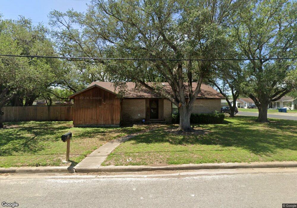 1109 N Polk St, Beeville, TX 78102 - photo 1