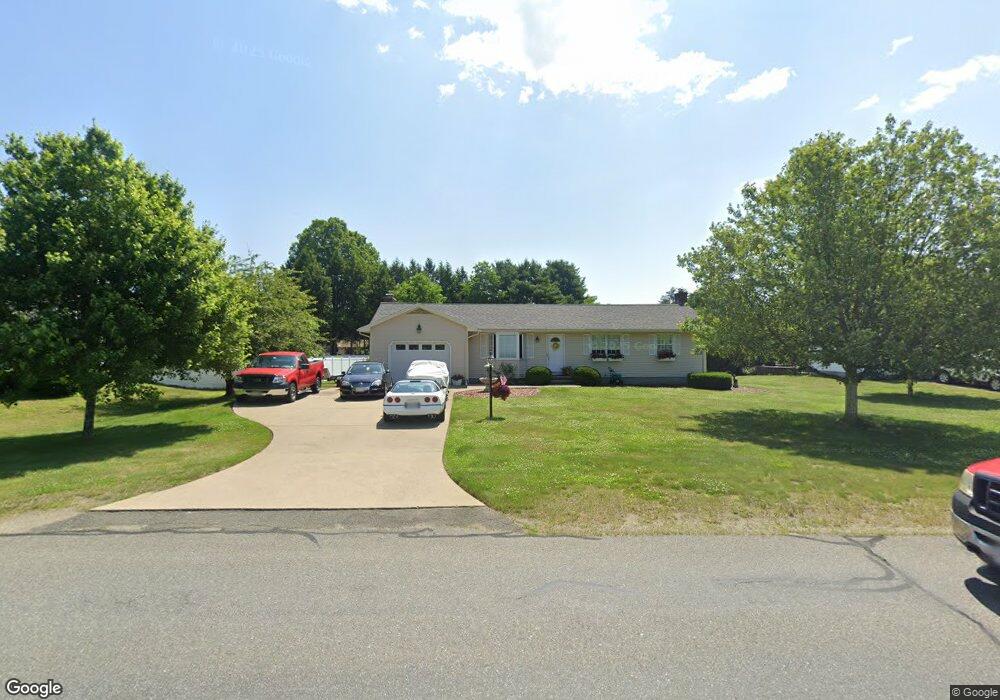 527 Country Club Rd, Greenfield, MA 01301 - photo 1