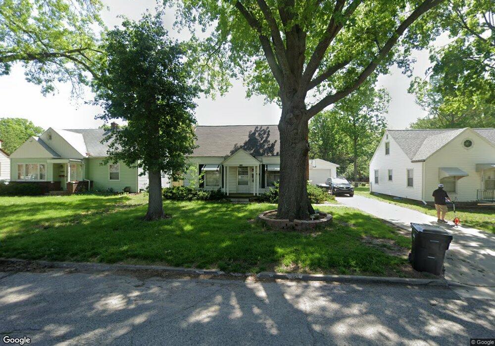 1820 SW Arnold Ave, Topeka, KS 66604 - photo 1