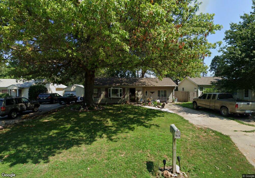 1107 W Summit Ave, Shenandoah, IA 51601 - photo 1