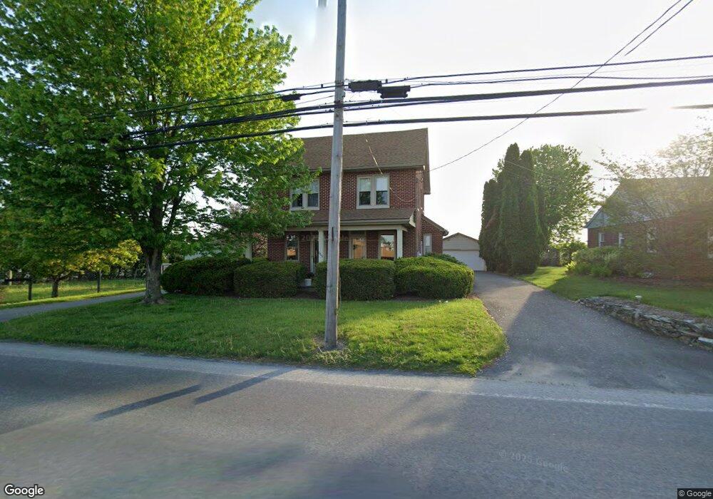 665 N Railroad Ave, New Holland, PA 17557 - photo 1