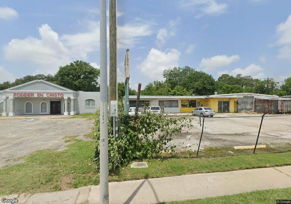 9313 Irvington Blvd, Houston, TX 77022 - photo 1