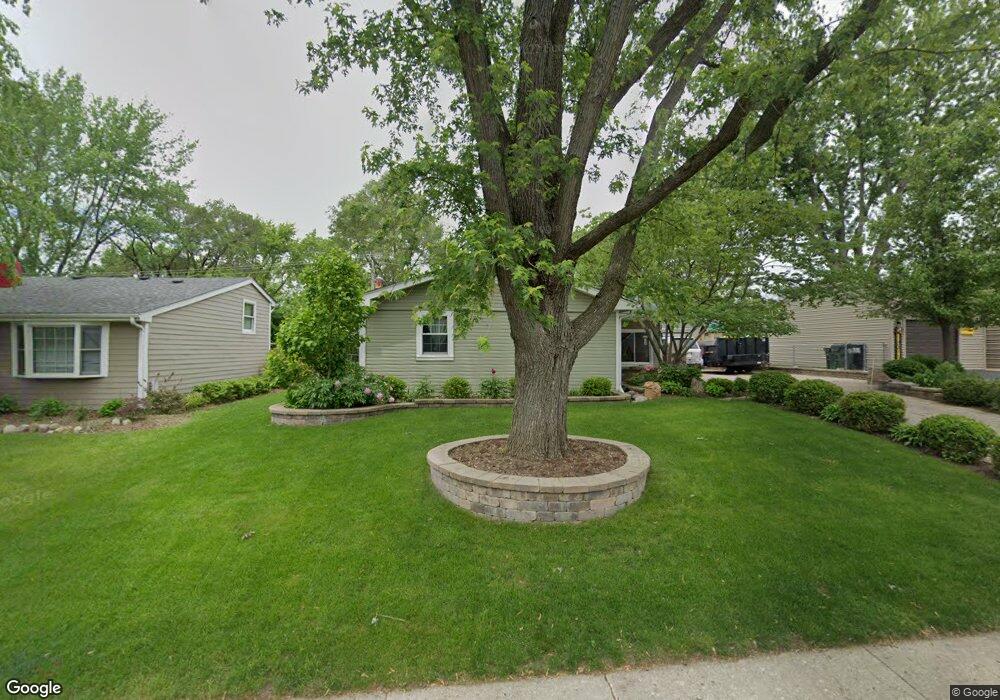 126 Pueblo Rd, Carpentersville, IL 60110 - photo 1