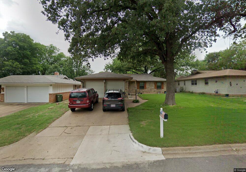 613 Oak Dr, Hurst, TX 76053 - photo 1