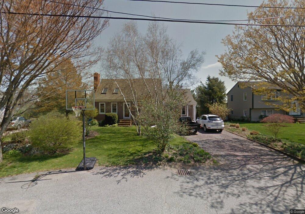 23 Peckham Place, Bristol, RI 02809 - photo 1