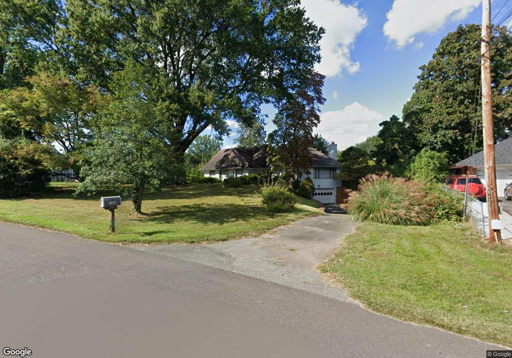 7531 Glennon Dr, Bethesda, MD 20817 - photo 1